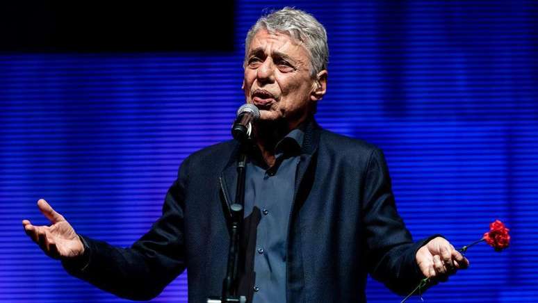 Para bi&oacute;grafa de Chico Buarque, cria&ccedil;&atilde;o de Julinho foi 'sa&iacute;da bem-humorada' do m&uacute;sico para driblar a censura