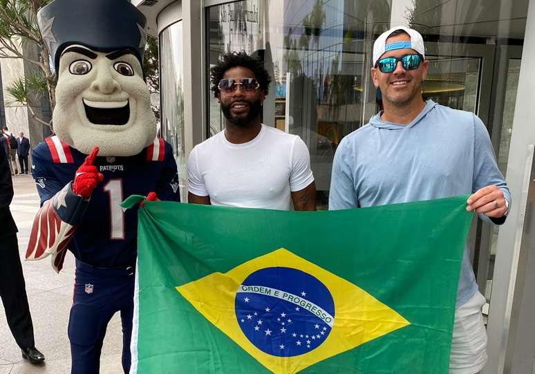 Festa em São Paulo celebra a chegada oficial ao Brasil do New England Patriots