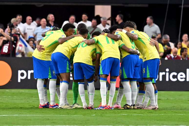 Brasil entra em campo contra o Equador 