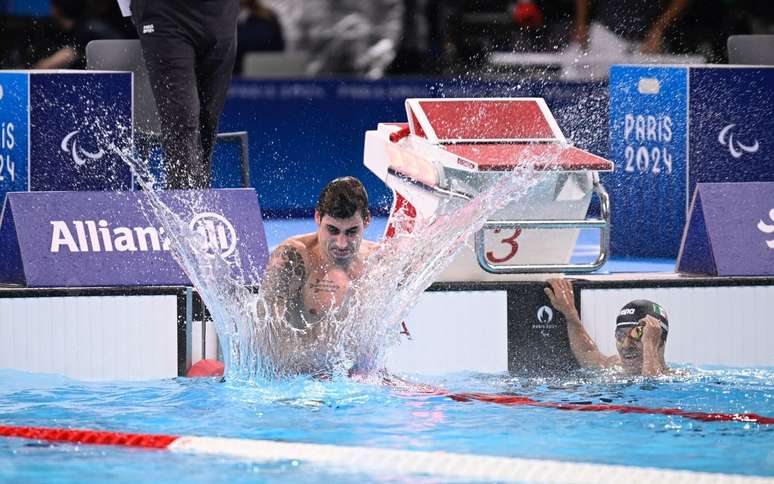 Talisson Glock comemora medalha de ouro