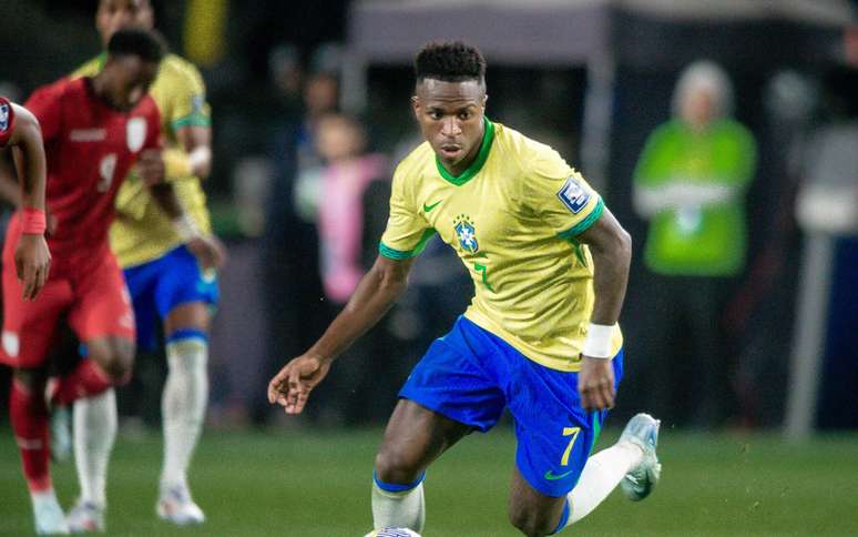 Vini Jr em ação pela Seleção Brasileira contra o Equador