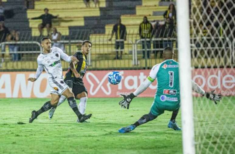 Time paraibano levou a melhor no único encontro com o Volta Redonda na primeira fase do torneio –