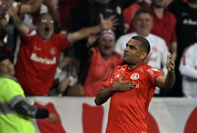 Gabriel Mercado comemorando um gol pelo Inter –