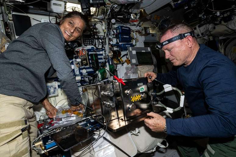 A Nasa disse que Suni e Butch têm estado de bom humor na estação espacial.