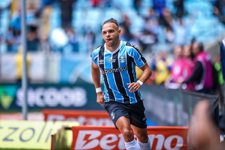 Braithwaite comemorando um gol pelo Grêmio – FOTO: LUCAS UEBEL/GREMIO FBPA