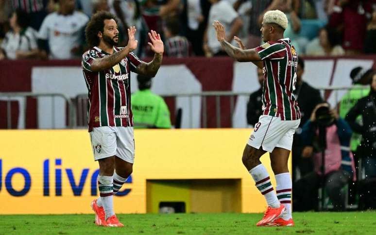 Marcelo e John Kennedy em ação com a camisa tricolor