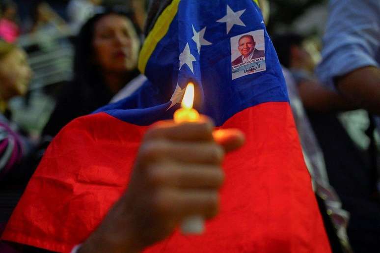 Após as eleições, muitos venezuelanos saíram às ruas em seu país e em outras nações para expressar seu apoio a González. Esta foto é de uma manifestação em Caracas em 8 de agosto.