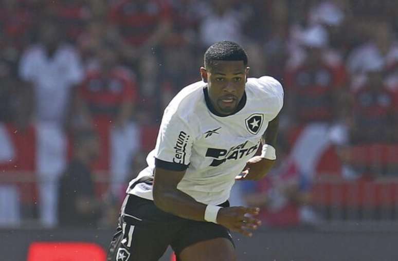 V&iacute;tor Silva/Botafogo - Legenda: J&uacute;nior Santos inicia transi&ccedil;&atilde;o nesta segunda-feira
