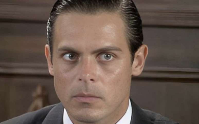 Alma G&ecirc;mea: Raul passa a perna em Ol&iacute;via e leva baque ap&oacute;s seguir com o plano 