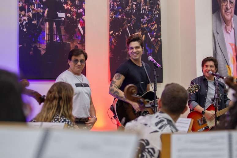 Luan Santana e Chit&atilde;ozinho & Xoror&oacute; ensaiam com a Orquestra Sinf&ocirc;nica de Heli&oacute;polis no Instituto Baccarelli, em S&atilde;o Paulo.