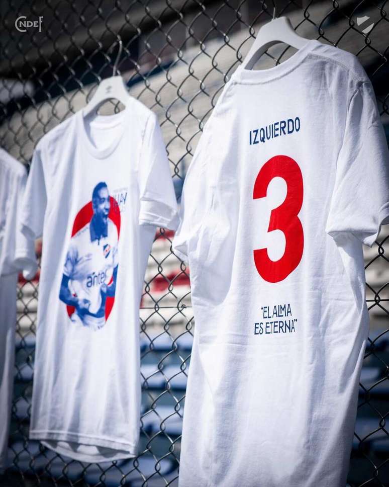 Camisa especial do clube para o defensor uruguaio &ndash;