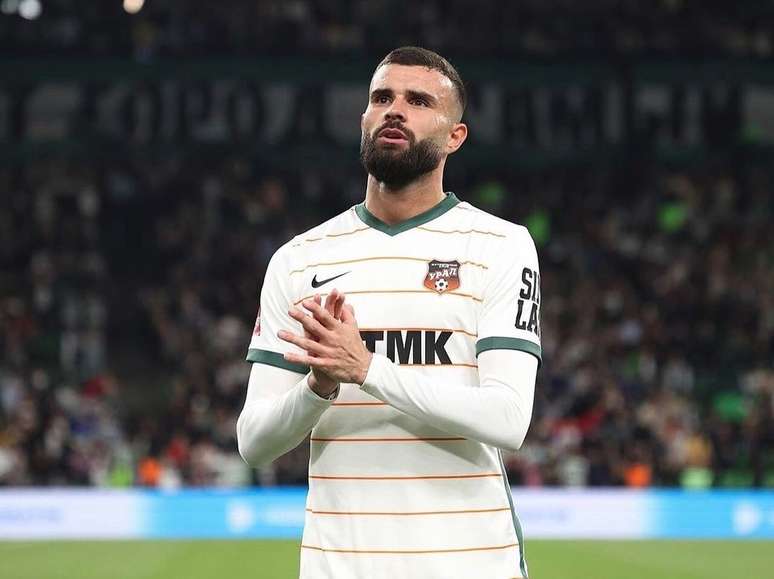 Vloet em a&ccedil;&atilde;o pelo Ural Yekaterinburg, da R&uacute;ssia, seu &uacute;ltimo clube &ndash;