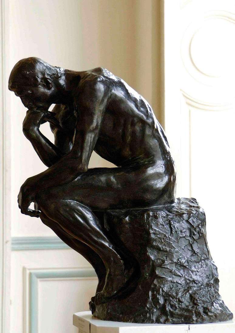 O Pensador é uma das obras mais conhecidas do artista Auguste Rodin