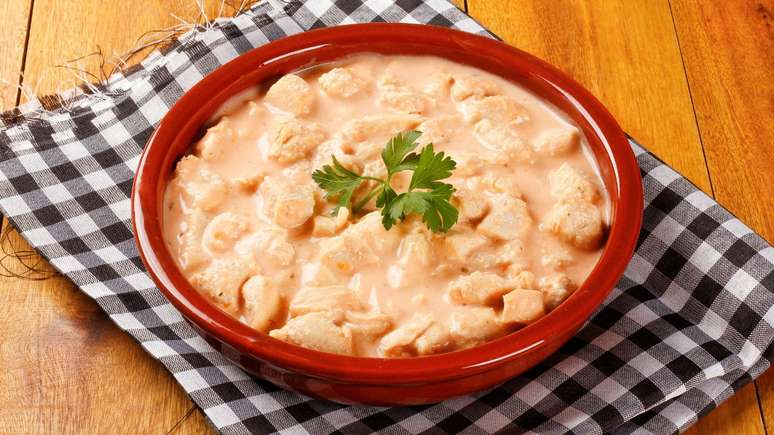 Quick Chicken Stroganoff Recipe Ready in 30 Minutes