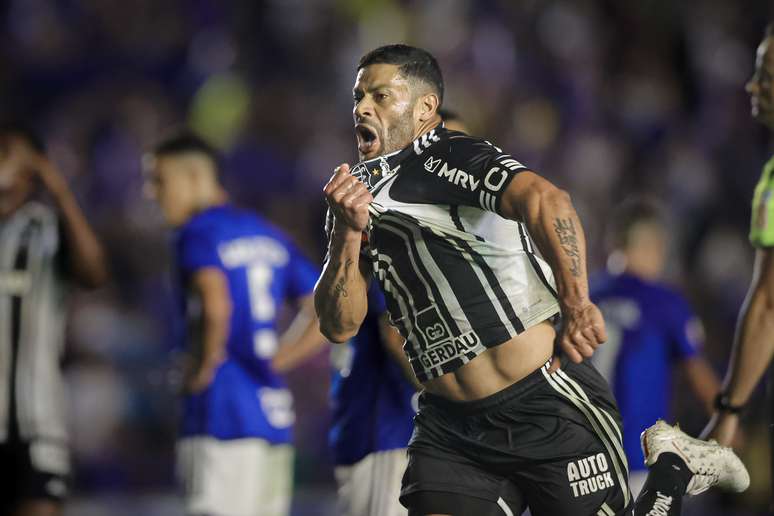 Hulk comemora gol diante do rival Cruzeiro.