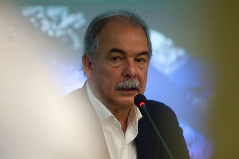 'Em uma velocidade seis vezes maior do que a média, o BNDES já mobilizou R$ 12,8 bi para empresas gaúchas afetadas pelas chuvas extremas, sendo a grande maioria para pequenas e médias empresas', disse o presidente do BNDES, Aloizio Mercadante