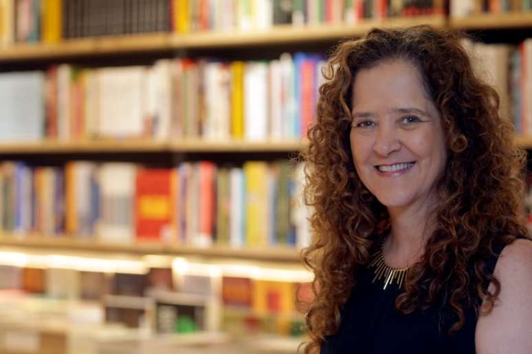 Carla Madeira participa da Flip 2024 no domingo