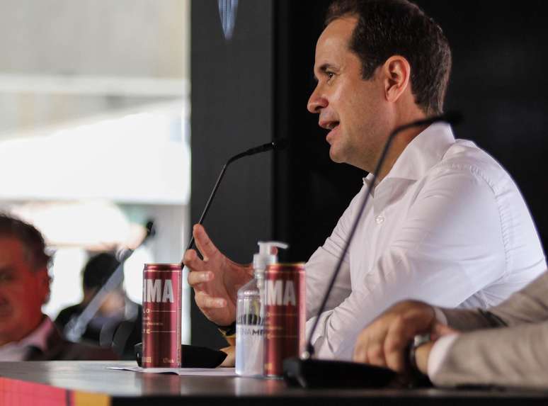 Muzzi est&aacute; confiante em abatimento da d&iacute;vida alvinegra &ndash;