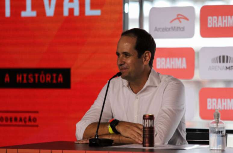 Muzzi est&aacute; confiante em abatimento da d&iacute;vida alvinegra &ndash;