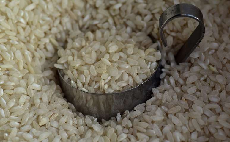 É preciso lavar o arroz?