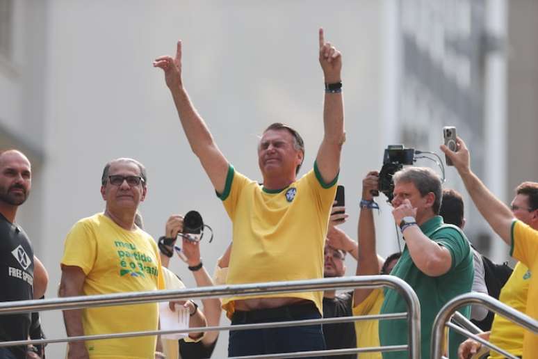 Avenida Paulista com a presença do ex-presidente Jair Bolsonaro pede o impeachment do ministro Alexandre Moraes.