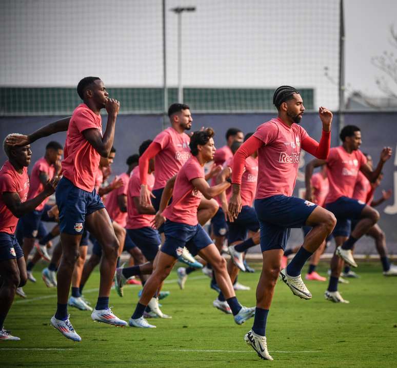 Luan Cândido e Eric Ramires começaram o período de transição. 