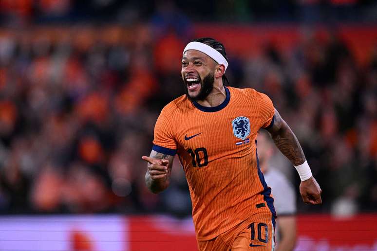 Memphis é um dos principais jogadores da seleção da Holanda –