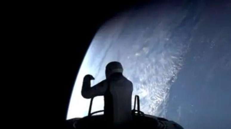 Vídeo da SpaceX mostrou Jared Isaacman deixando a nave