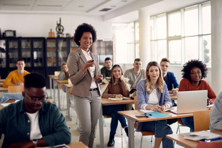 O currículo do Ensino Médio incluirá disciplinas de linguagens, matemática, ciências da natureza e ciências humanas 