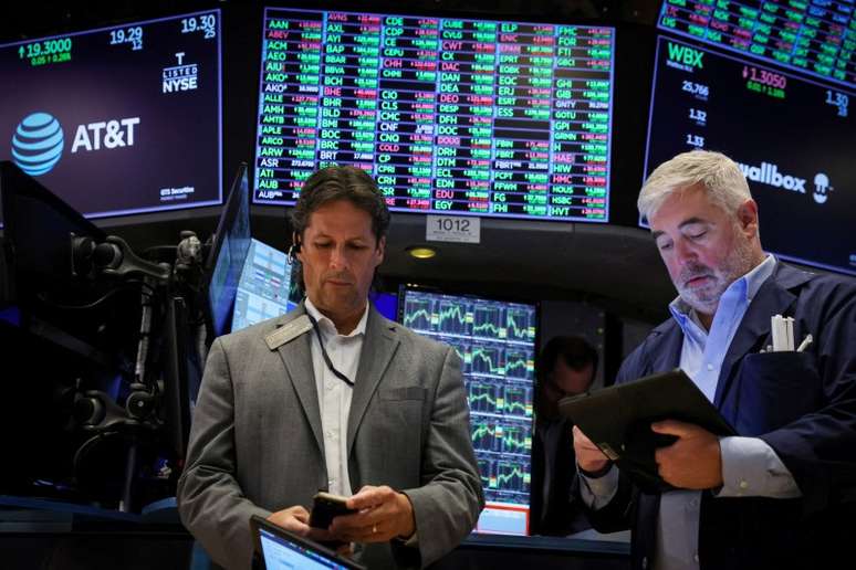 Operadores na Bolsa de Valores de Nova York
08/08/2024 REUTERS/Brendan McDermid