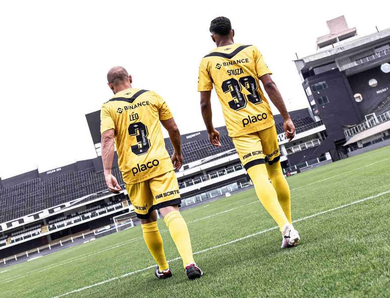 Apresentação do novo uniforme do Santos na Vila Belmiro –