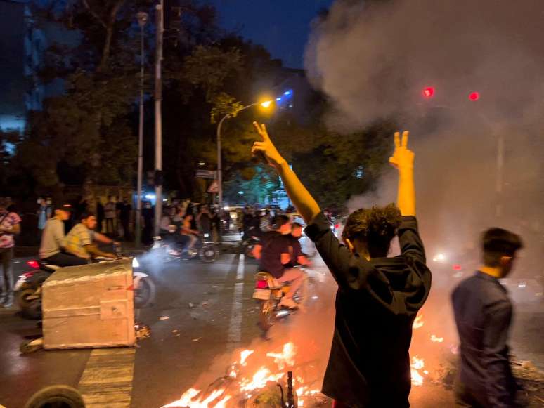 Uma onda sem precedentes de protestos tomou o Irã em 2022 e as forças de segurança reagiram com repressão brutal