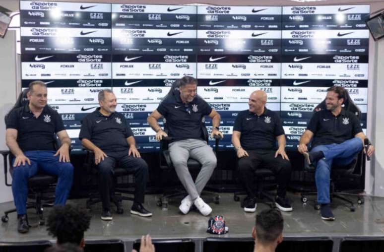 Diretor financeiro do Corinthians, Pedro Silveira, atualiza sobre a dívida do clube –