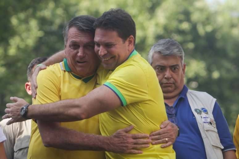 Jair Bolsonaro e Alexandre Ramagem em evento de campanha na Tijuca, zona norte do Rio de Janeiro.