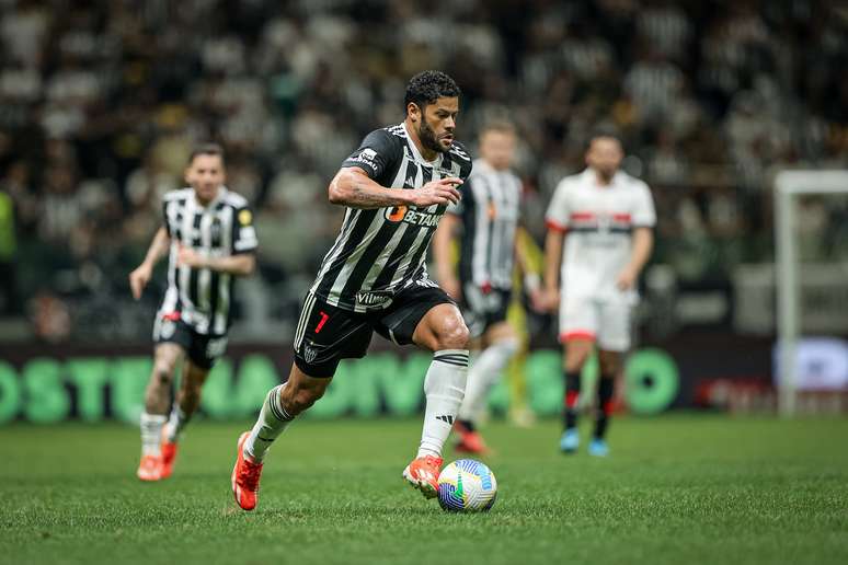 Hulk em campo contra o São Paulo. 