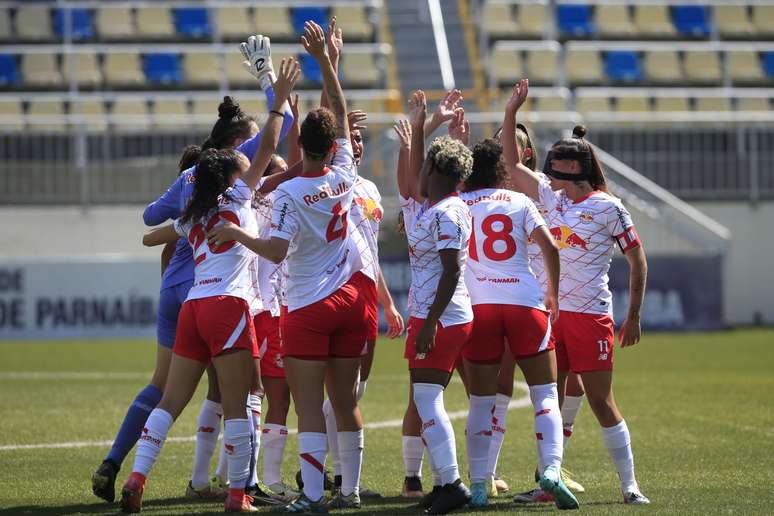 Jogadoras do time Sub-20 das Bragantinas. 