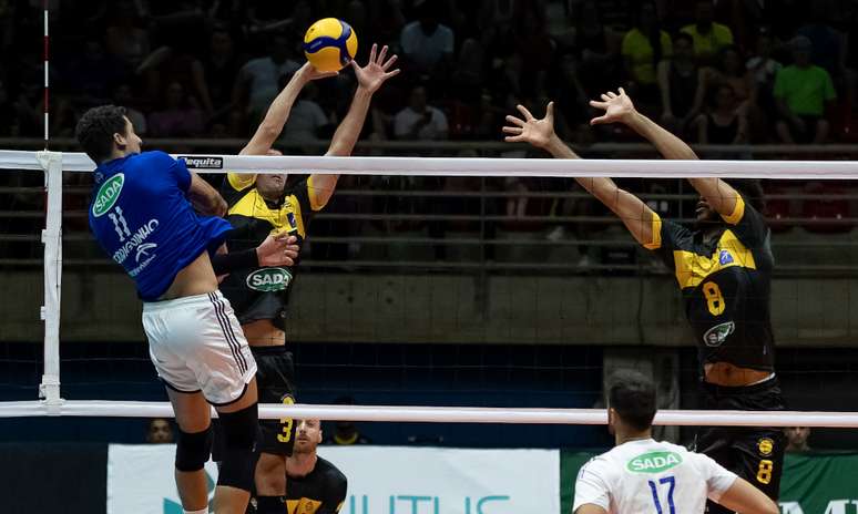 Rodriguinho Sada Cruzeiro Praia Clube Uberlândia