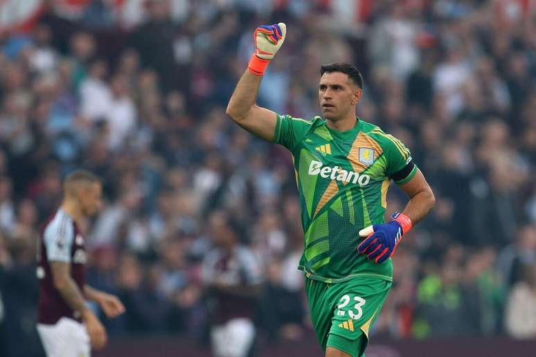 Emiliano Martinez (Aston Villa) durante jogo contra o Arsenal, no dia 24.08.2024 