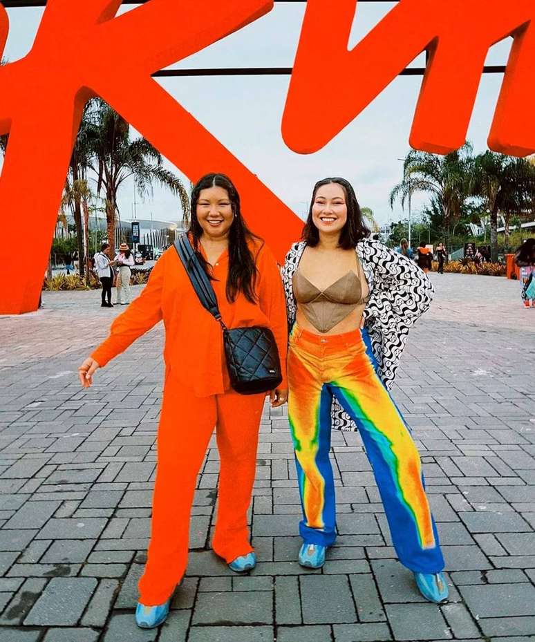 Cores e tênis entre os looks para se inspirar para o Rock in Rio