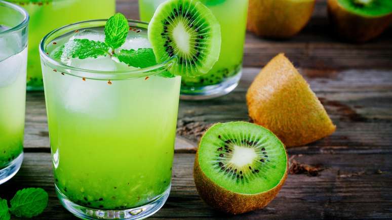 Caipirinha de kiwi com cravo – Foto: ShutterStock