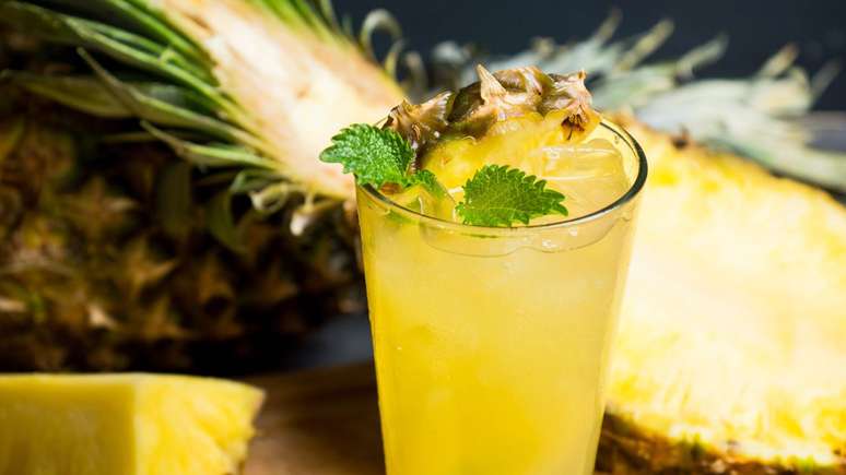 Caipirinha de abacaxi com anis estrelado – Foto: ShutterStock