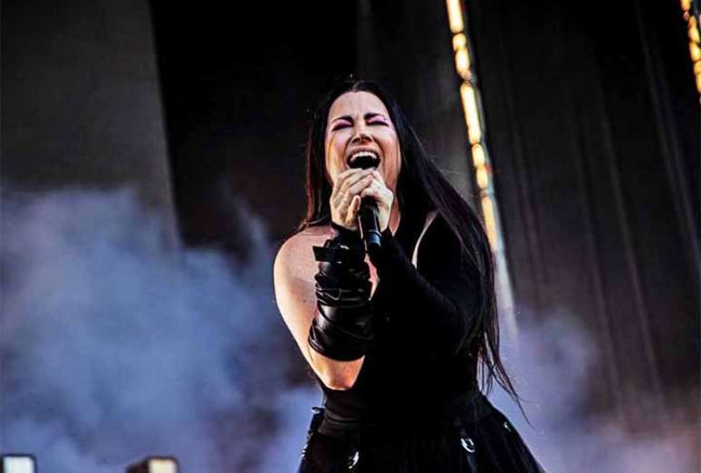 Evanescence explora o dark, temas introspectivos do amor, desespero e falta de esperança