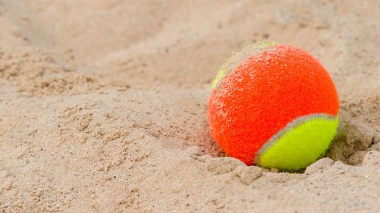 Quase metade (48,8%) dos praticantes de beach tennis já sofreu alguma lesão ortopédica