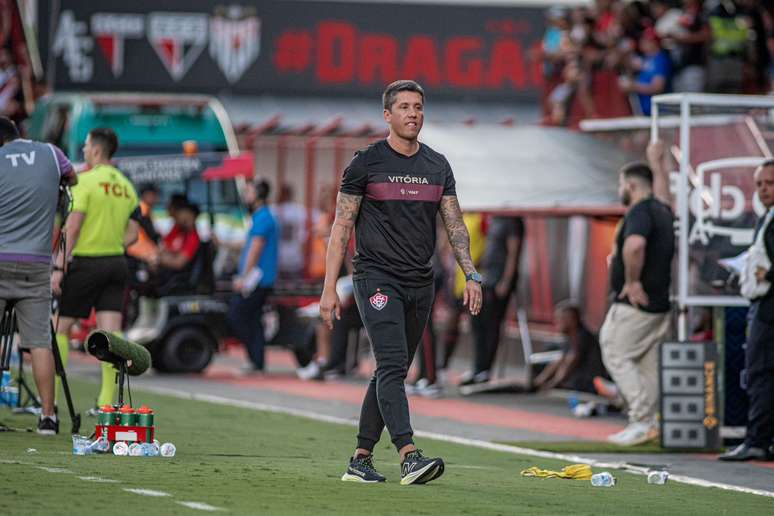 Treinador concedeu entrevista após a vitória diante do Atlético Goianiense