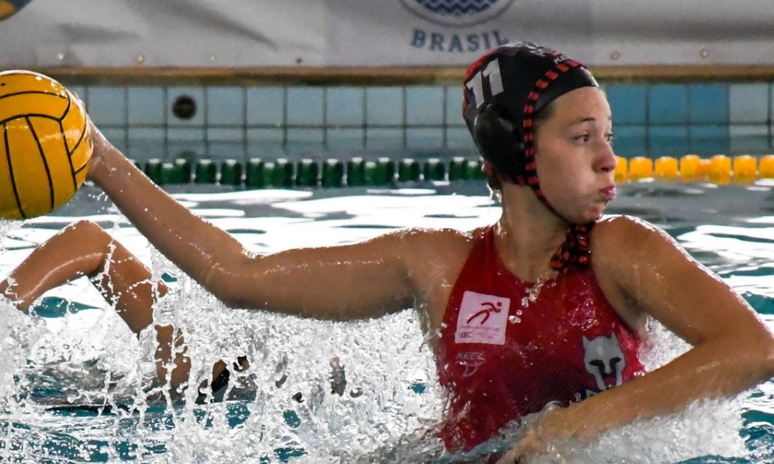 Sesi em ação no torneio feminino da Liga Nacional de polo aquático (Jéssica Araújo/PAB)