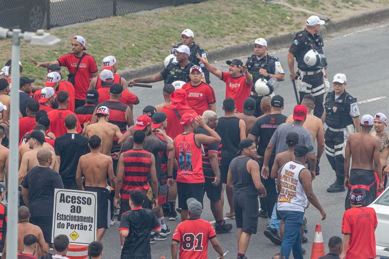 As lutas marcam dia de Flamengo e Vasco no RJ