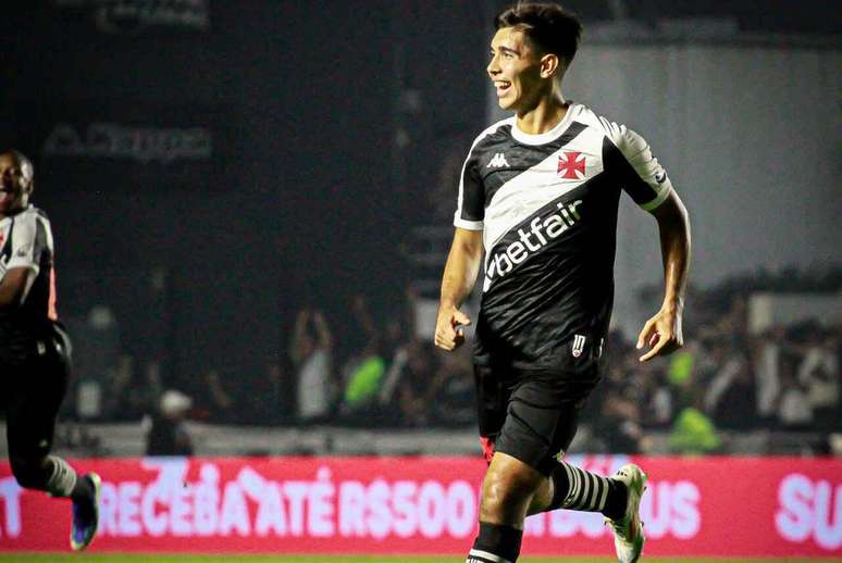 Juan Sforza schießt in São Januário ein tolles Tor gegen Corinthians –