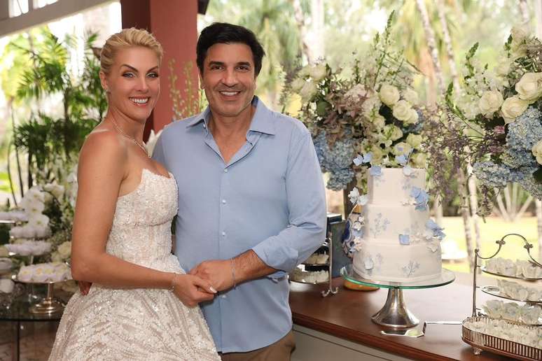 Ana Hickmann e Edu Guedes em festa de noivado