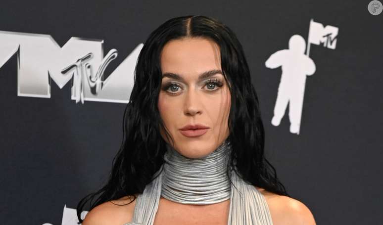 Katy Perry mostra habilidade inusitada com parte do corpo no 'Estrela da Casa'.