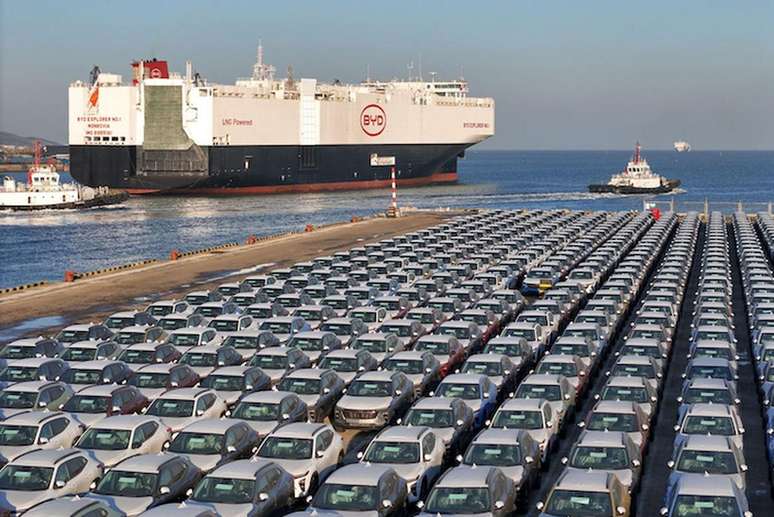 BYD tem navios próprios para trazer milhares de carros chineses, aumentando estoques no Brasil